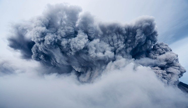 Ceneri vulcaniche, da rifiuto a risorsa per depurare le acque